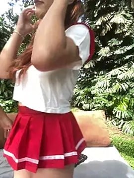 AliceMrtnz online show from January 6, 2026, 4:33 pm