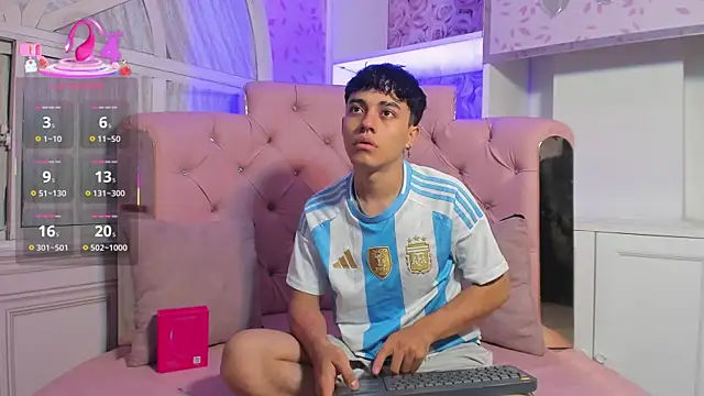 Snapshot of Dani_rivass chatting on November 26, 2025, 11:32 am Dani rivass online show from November 26, 2025, 11:32 am