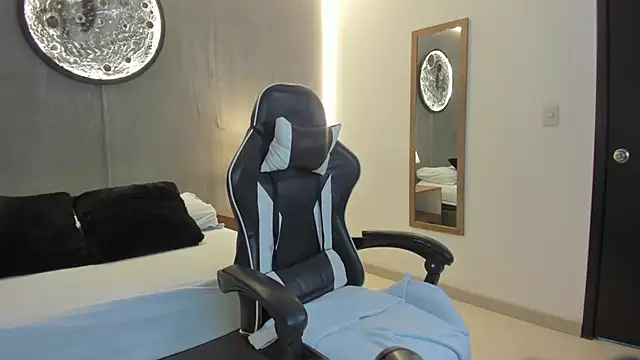 Snapshot of liliand_ chatting on October 10, 2025, 12:17 pm liliand  online show from October 10, 2025, 12:17 pm