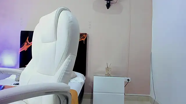 Snapshot of Nascary_Fox chatting on October 10, 2025, 7:47 pm Nascary Fox online show from October 10, 2025, 7:47 pm