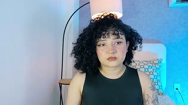 Snapshot of Tracielowe_w chatting on October 7, 2025, 3:29 am Tracielowe w online show from October 7, 2025, 3:29 am