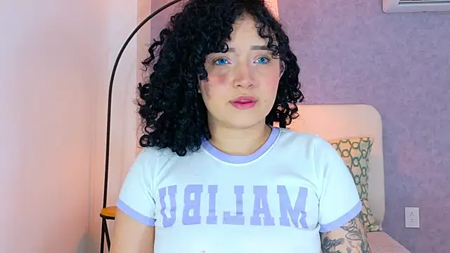 Tracielowe w online show from December 3, 2025, 3:40 am