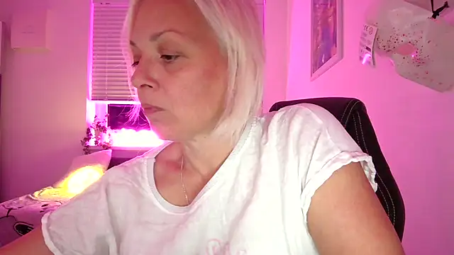 Linsy Kim online show from September 19, 2025, 6:34 pm