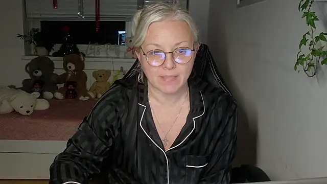 Linsy Kim online show from January 10, 2026, 9:43 pm