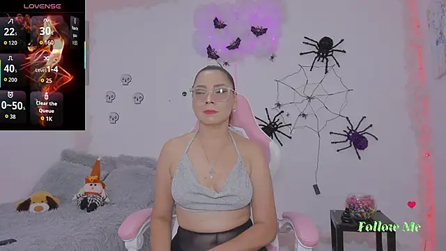 Snapshot of milfAaura chatting on October 25, 2025, 3:17 am milfAaura online show from October 25, 2025, 3:17 am