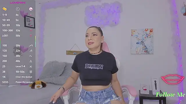 Snapshot of milfAaura chatting on February 21, 2026, 3:30 am milfAaura online show from February 21, 2026, 3:30 am