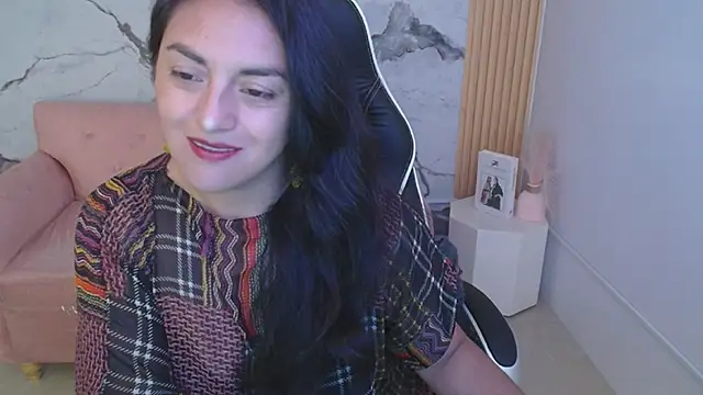 tamara ch1 online show from December 17, 2025, 3:33 am