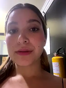 Snapshot of MellanyStorm chatting on September 14, 2025, 2:06 pm MellanyStorm online show from September 14, 2025, 2:06 pm