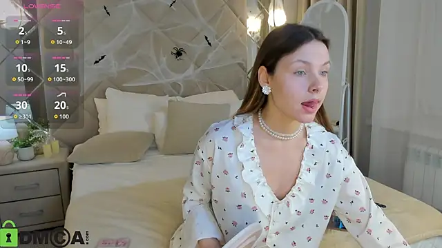 Hina Smith online show from October 30, 2025, 11:41 am