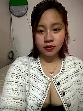 maianhcute online show from November 19, 2025, 10:59 am