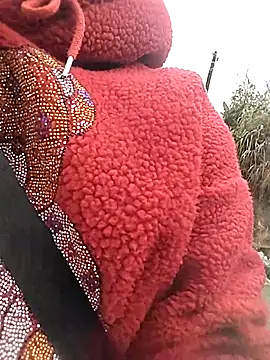 venu00 online show from January 8, 2026, 4:29 am