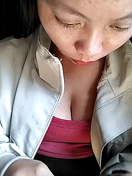 venu00 online show from November 27, 2025, 4:24 am