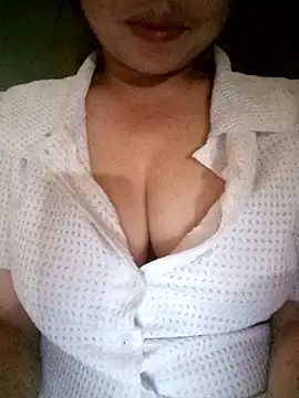 Snapshot of Anan_lovely chatting on September 18, 2025, 5:43 am Anan lovely online show from September 18, 2025, 5:43 am