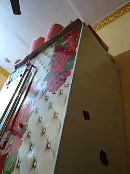 Snapshot of Rakhi99x chatting on November 17, 2025, 11:25 am Rakhi99x online show from November 17, 2025, 11:25 am