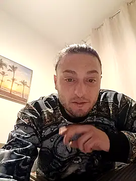 Woodern online show from December 3, 2025, 9:03 pm