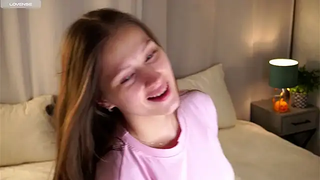 Snapshot of MelaniSeiver chatting on December 2, 2025, 1:06 am MelaniSeiver online show from December 2, 2025, 1:06 am