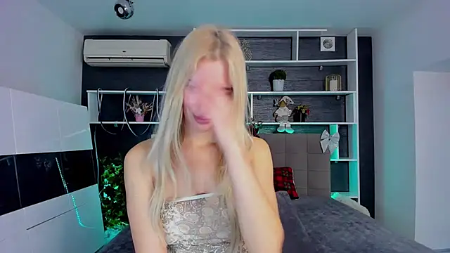 Snapshot of SabrinaSharm chatting on December 18, 2025, 1:04 pm SabrinaSharm online show from December 18, 2025, 1:04 pm