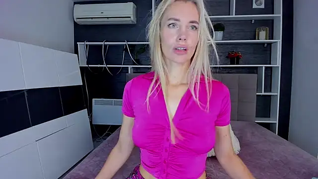 SabrinaSharm online show from November 8, 2025, 12:52 pm