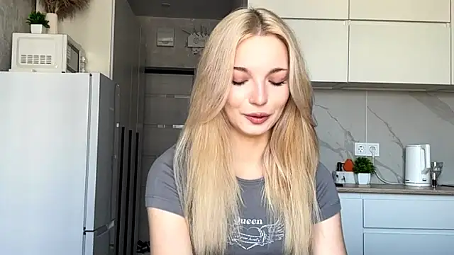 Snapshot of MycuteMolly chatting on October 1, 2025, 8:19 am MycuteMolly online show from October 1, 2025, 8:19 am