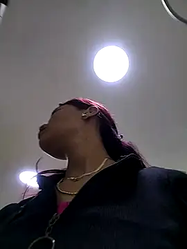 dulcelatin21 online show from November 12, 2025, 11:08 pm