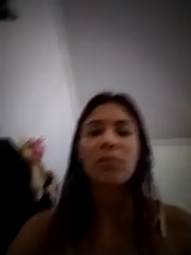 dulcelatin21 online show from December 2, 2025, 5:47 pm