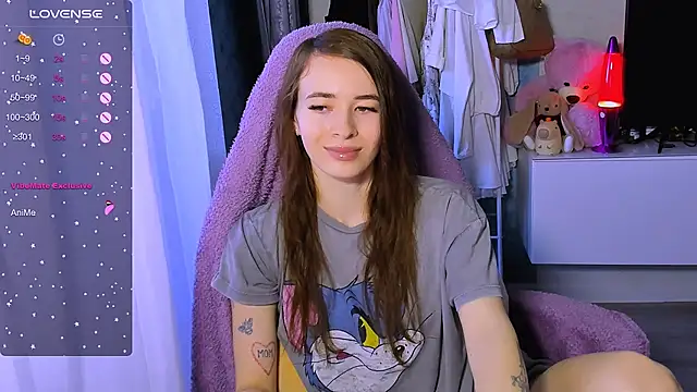 Snapshot of ZoyaMill chatting on October 28, 2025, 7:40 am ZoyaMill online show from October 28, 2025, 7:40 am