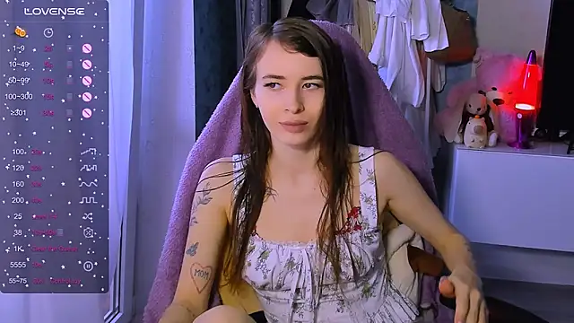 Snapshot of ZoyaMill chatting on November 3, 2025, 8:51 am ZoyaMill online show from November 3, 2025, 8:51 am