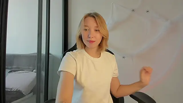 Snapshot of Agatha_May chatting on October 27, 2025, 5:08 am Agatha May online show from October 27, 2025, 5:08 am