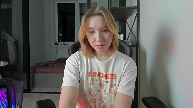 Snapshot of Agatha_May chatting on November 15, 2025, 5:28 pm Agatha May online show from November 15, 2025, 5:28 pm