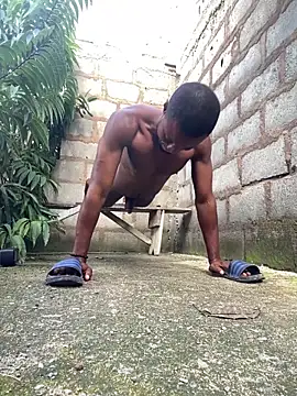 Makemecum634941 online show from October 31, 2025, 3:08 pm