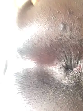 Makemecum634941 online show from September 15, 2025, 9:32 am