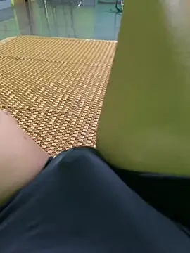 letruong6879 online show from April 18, 2026, 9:33 am