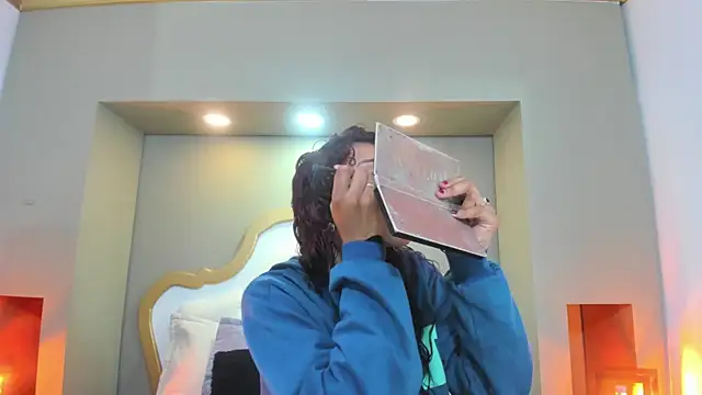 AteneaGreyy online show from October 24, 2025, 12:04 pm