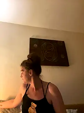 kittykatbean online show from November 9, 2025, 5:17 pm