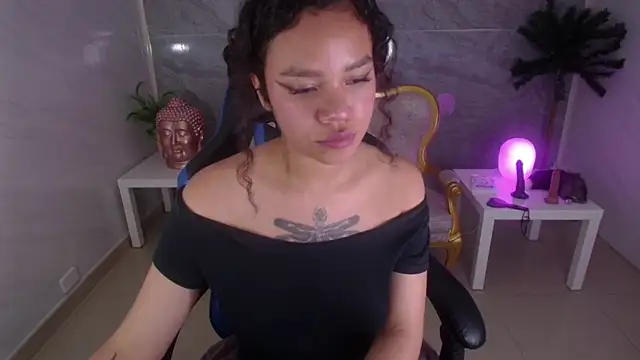 Canela s1 online show from September 9, 2025, 8:18 pm