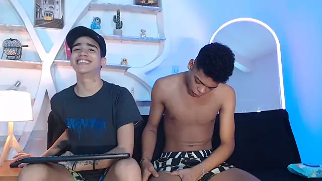 PRETTY FEM online show from September 20, 2025, 2:11 pm