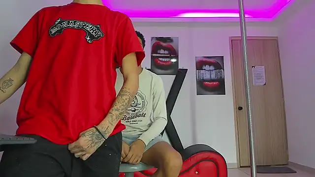 PRETTY FEM online show from October 16, 2025, 3:20 pm