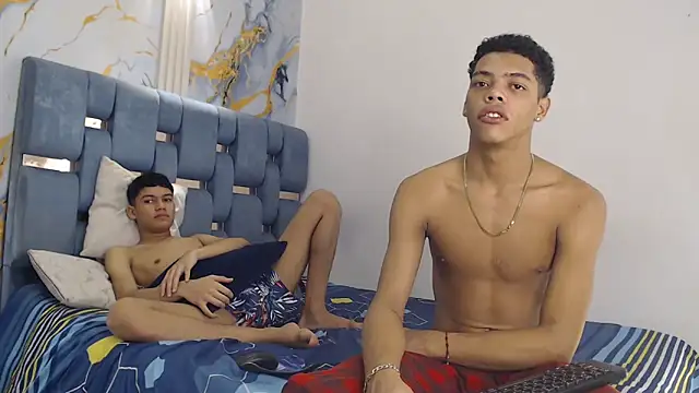 PRETTY FEM online show from March 29, 2026, 7:37 pm