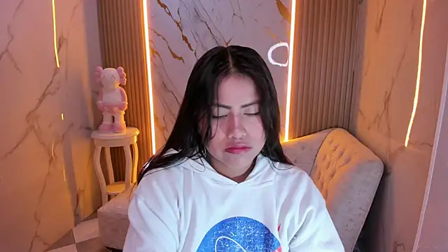 Victoria b  online show from September 25, 2025, 12:44 pm