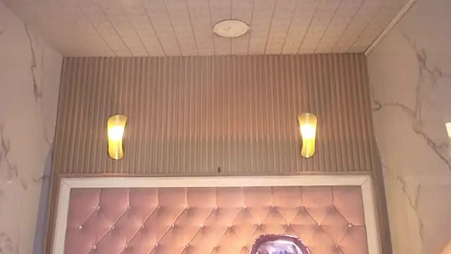 Victoria b  online show from November 19, 2025, 7:58 pm