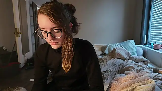 Snapshot of knottybunny chatting on November 8, 2025, 9:07 pm knottybunny online show from November 8, 2025, 9:07 pm