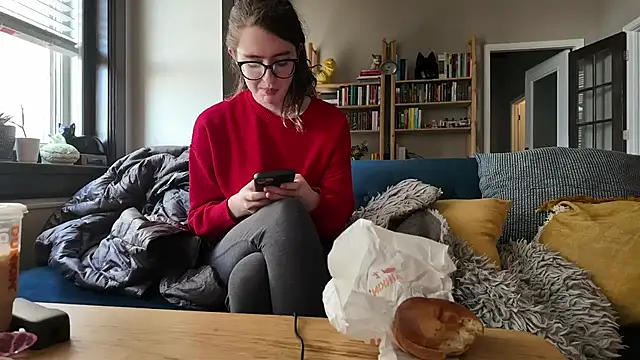 Snapshot of knottybunny chatting on October 23, 2025, 1:32 pm knottybunny online show from October 23, 2025, 1:32 pm