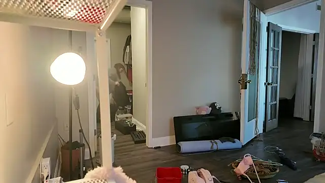 Snapshot of knottybunny chatting on November 18, 2025, 7:28 pm knottybunny online show from November 18, 2025, 7:28 pm