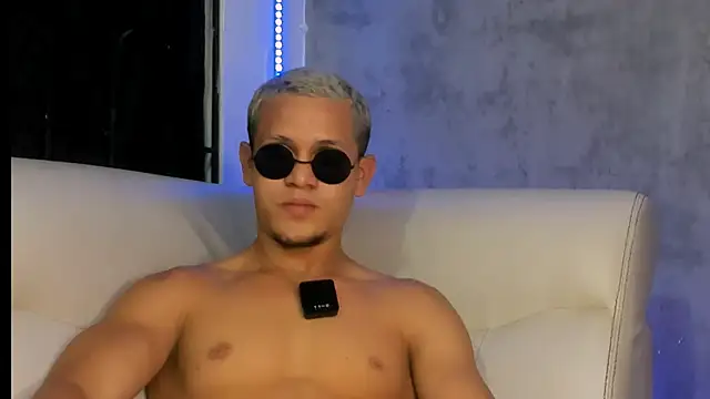 Snapshot of Manuel_FPG chatting on December 2, 2025, 3:41 am Manuel FPG online show from December 2, 2025, 3:41 am