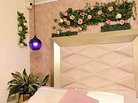 JanexHope online show from September 13, 2025, 7:58 pm