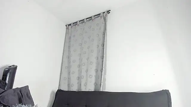 mila dash online show from October 10, 2025, 1:17 am