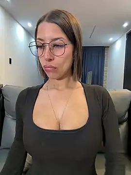 luvely online show from July 3, 2026, 12:39 am