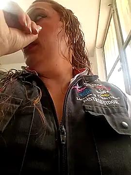 Snapshot of VERONICA__03 chatting on November 4, 2025, 2:21 pm VERONICA 03 online show from November 4, 2025, 2:21 pm