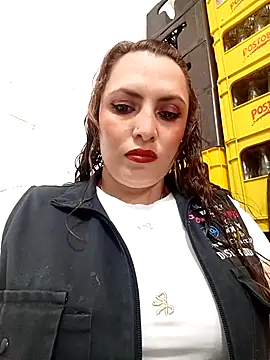 Snapshot of VERONICA__03 chatting on October 30, 2025, 3:20 pm VERONICA 03 online show from October 30, 2025, 3:20 pm