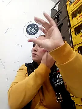 Snapshot of VERONICA__03 chatting on November 1, 2025, 2:22 pm VERONICA 03 online show from November 1, 2025, 2:22 pm